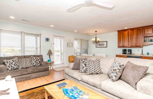 Topsail Beach House | C-View & Sound - Serenity Point with Community Pool