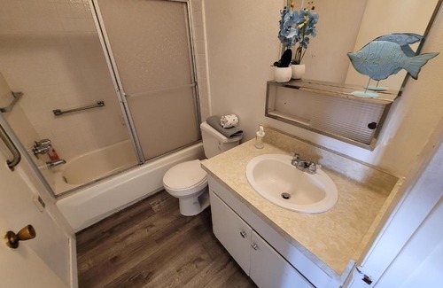 Pico - Robertson Hotel | (C20) Large & Cozy Unit