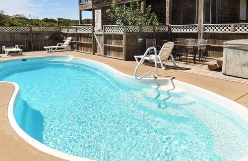 Carova Beach House | C9124 Between the Buoys. 4X4, Ocean Views, Pool/Kiddie Pool, Hot Tub