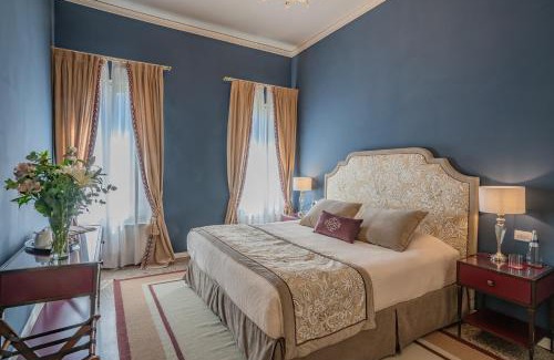 Dorsoduro Apartment | Ca' Canaletto Canal View Refreshed in 2024!