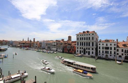 Cannaregio Apartment | Ca' d'Oro Amazing View on Grand Canal