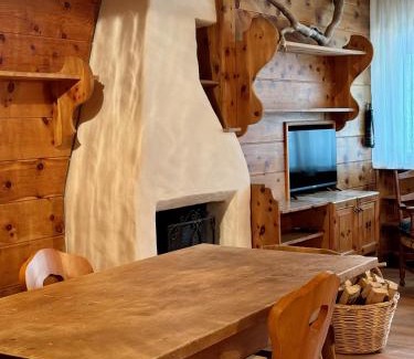 Cortina d'Ampezzo Historic Centre Apartment | Ca Dolomia, 5 minutes from center and slopes