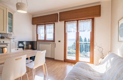Pulciano Apartment | Ca' Isabella Theater Home - with terrace and marvellous lake view