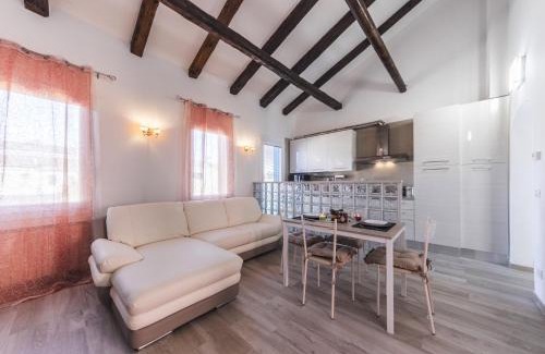 Longa Apartment | Ca' Laura - Murano Centro - 10 min from Venice