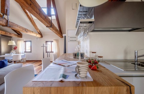 San Marco Apartment | Ca' Moro - CLEMENTE - sleeps 3 guests in 2 bedrooms