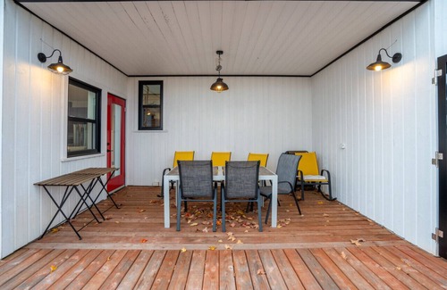 Petite-Riviere-Saint-Francois Apartment | P`tite ferme Quebec | Scenic View |Hamman| Hot Tub