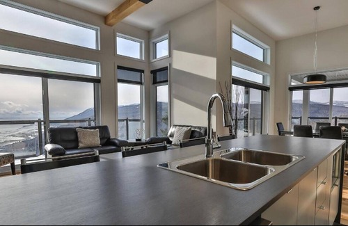 Petite-Riviere-Saint-Francois Ski Chalet | The CITQ numbers are in the sheet of each unit.