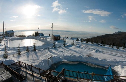 Petite-Riviere-Saint-Francois Ski Chalet | Les sommets Charlevoix in PETITE-RIVIÈRE-SAINT-FRANCOIS