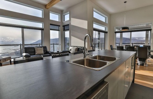 Petite-Riviere-Saint-Francois Ski Chalet | The CITQ numbers are in the sheet of each unit.