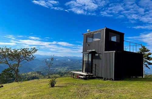 Pacuare Reserve Cabin | Cabaña Alto Luciérnaga