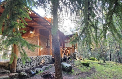 Lago Puelo House | Cabaña Ciprés entre Bosques y Arroyo