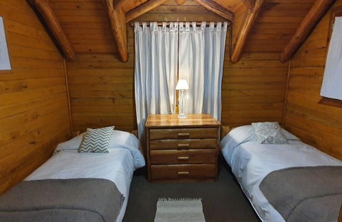 Lago Puelo House | Cabaña Ciprés entre Bosques y Arroyo