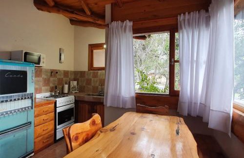 Lago Puelo House | Cabaña Ciprés entre Bosques y Arroyo