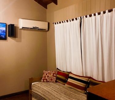 Chascomus Cabin | Cabaña El Solcito, con parque y pileta compartida
