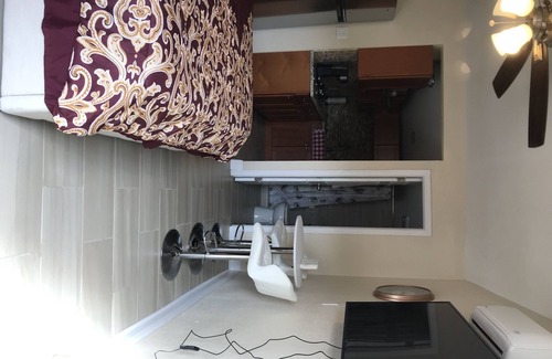 Town N County Park Apartment | Cabaña in the bay