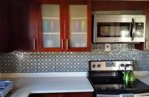 Falmouth House | Cabaña Papaya: 3br 2bth Retreat!