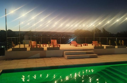 Dr. Enrique Zarate Hotel | Cabañas Nakupenda