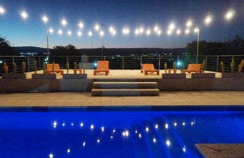 Dr. Enrique Zarate Hotel | Cabañas Nakupenda