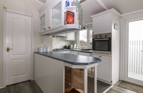 Abersoch Cottage | CABAN TYWOD, pet friendly, with a garden in Abersoch