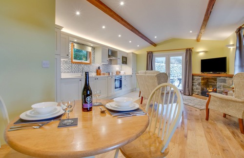Talybont House | Caban y Gader - Cader Queen