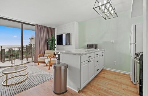 Myrtle Beach Apartment | Cabana Palms - Oceanfront Renovated King Bed Sauna