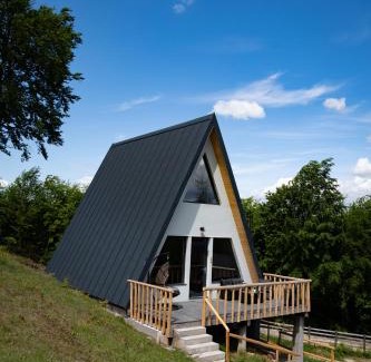 Bughea de Jos Cabin | Cabanele Împărăția Mlacilor Câmpulung Muscel