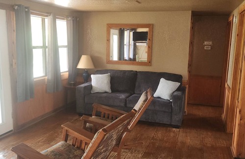Longtown Cabin | Cabin #1 at Snug Harbor Cabins Lake Eufaula, OK