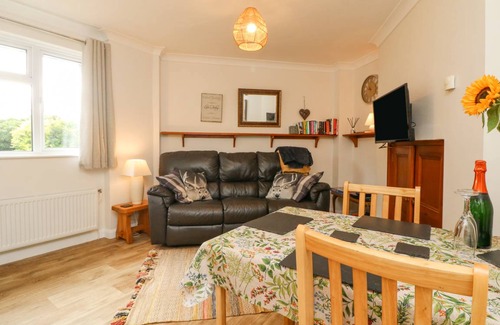 Tiverton Cottage | Cabin ∙ 1 bedroom ∙ 2 guests