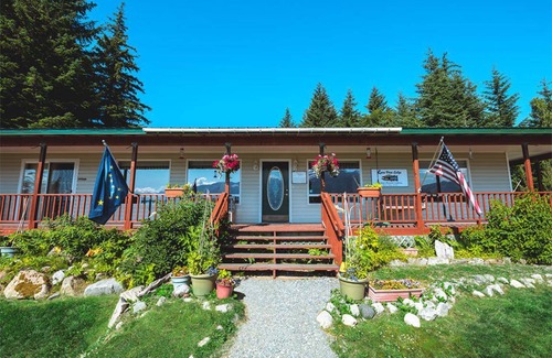 Haines House | Cabin 1 Lynn View Lodge