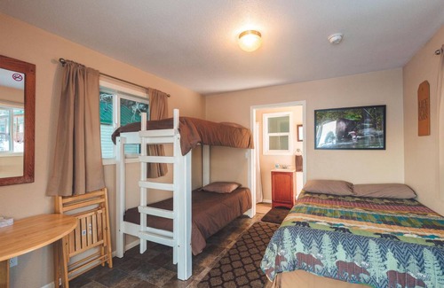 Haines House | Cabin 1 Lynn View Lodge