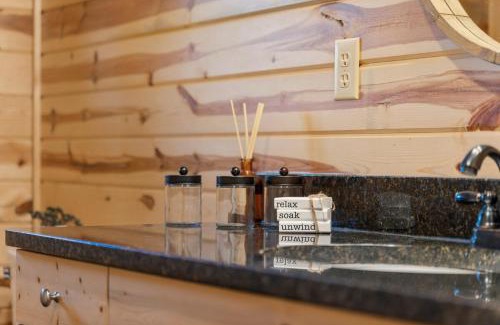 Jasper House | Cabin 1 - Peaceful Cabin Near River with Fire Pit and Hot Tub