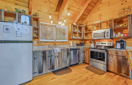 Stanardsville Cabin | Cabin #10 - Our Mountain Cabin | 4 Bed, 3 Bath