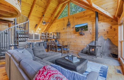 Stanardsville Cabin | Cabin #10 - Our Mountain Cabin | 4 Bed, 3 Bath