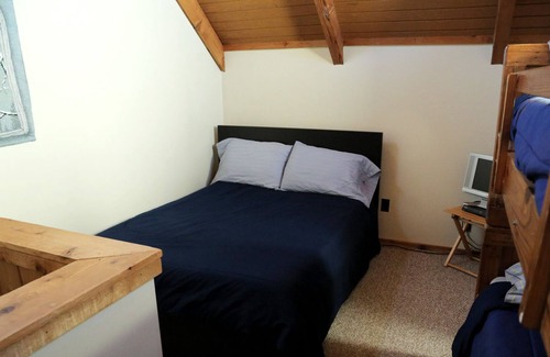 Davis Cabin | Cabin 19, 3 Hours From DC! Mid-week specials! Great hiking, skiing, MTB.
