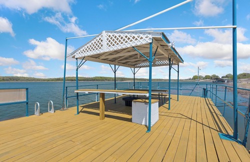Diamond City Cabin | Cabin 2-2bed/1bath with beautiful views of Bull Shoals Lake.