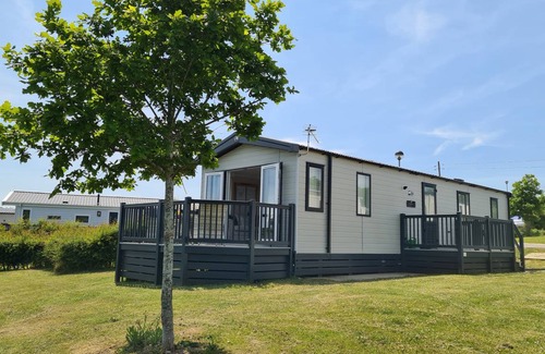 Cowes Cottage | Cabin ∙ 2 bedrooms ∙ 4 guests