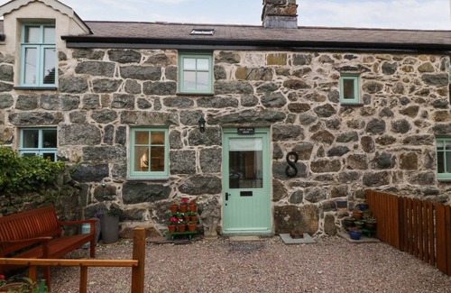Rhyd-y-clafdy Cottage | Cabin ∙ 2 bedrooms ∙ 4 guests
