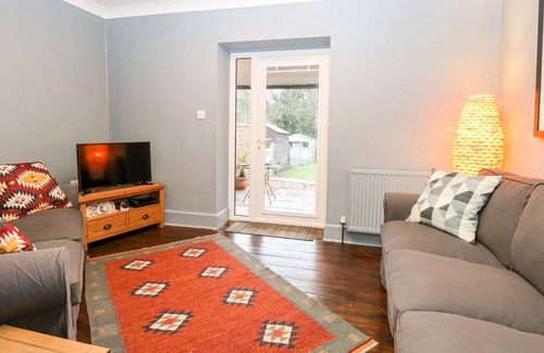 Kessingland Cottage | Cabin ∙ 2 bedrooms ∙ 4 guests