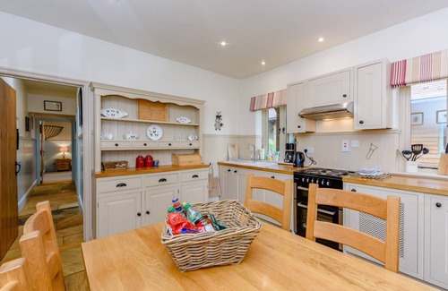 Sedlescombe Cottage | Cabin ∙ 2 bedrooms ∙ 4 guests