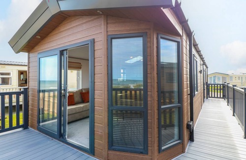 Bacton Cottage | Cabin ∙ 2 bedrooms ∙ 4 guests