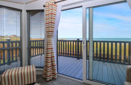 Bacton Cottage | Cabin ∙ 2 bedrooms ∙ 4 guests