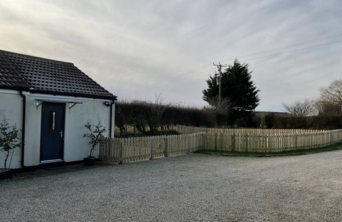 Muston Cottage | Cabin ∙ 2 bedrooms ∙ 4 guests