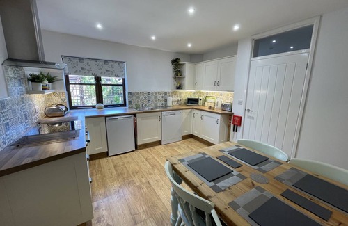 Shipham Cottage | Cabin ∙ 2 bedrooms ∙ 4 guests