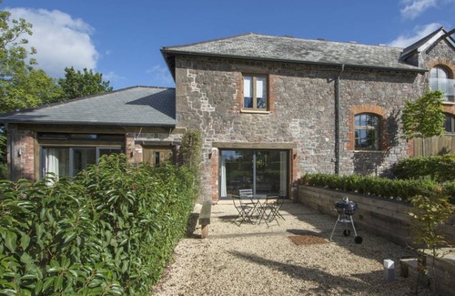 Talaton Cottage | Cabin ∙ 2 bedrooms ∙ 4 guests