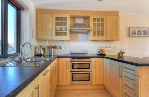 West Bay Cottage | Cabin ∙ 2 bedrooms ∙ 4 guests