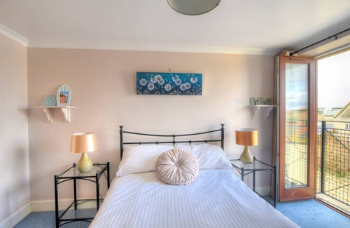 West Bay Cottage | Cabin ∙ 2 bedrooms ∙ 4 guests