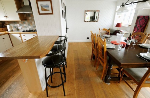 Charmouth Cottage | Cabin ∙ 2 bedrooms ∙ 5 guests