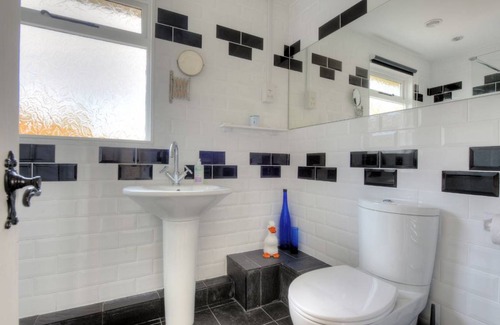 Charmouth Cottage | Cabin ∙ 2 bedrooms ∙ 5 guests