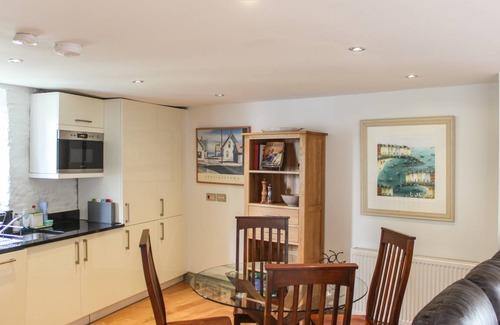 Dartmouth Cottage | Cabin ∙ 2 bedrooms ∙ 4 guests