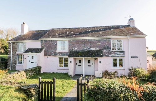 Lansallos Cottage | Cabin ∙ 2 bedrooms ∙ 4 guests